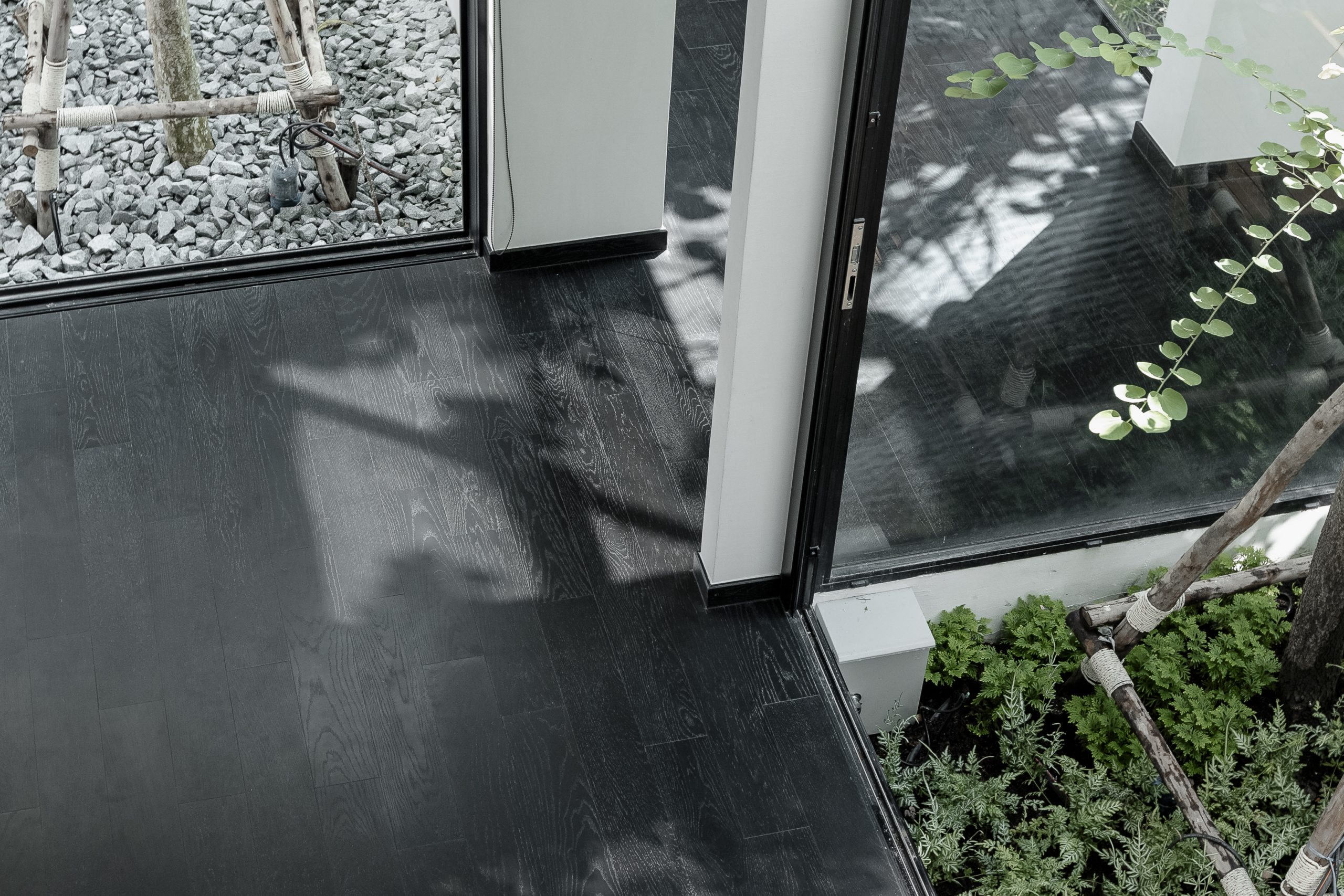 Prestige Oak Ebony 4