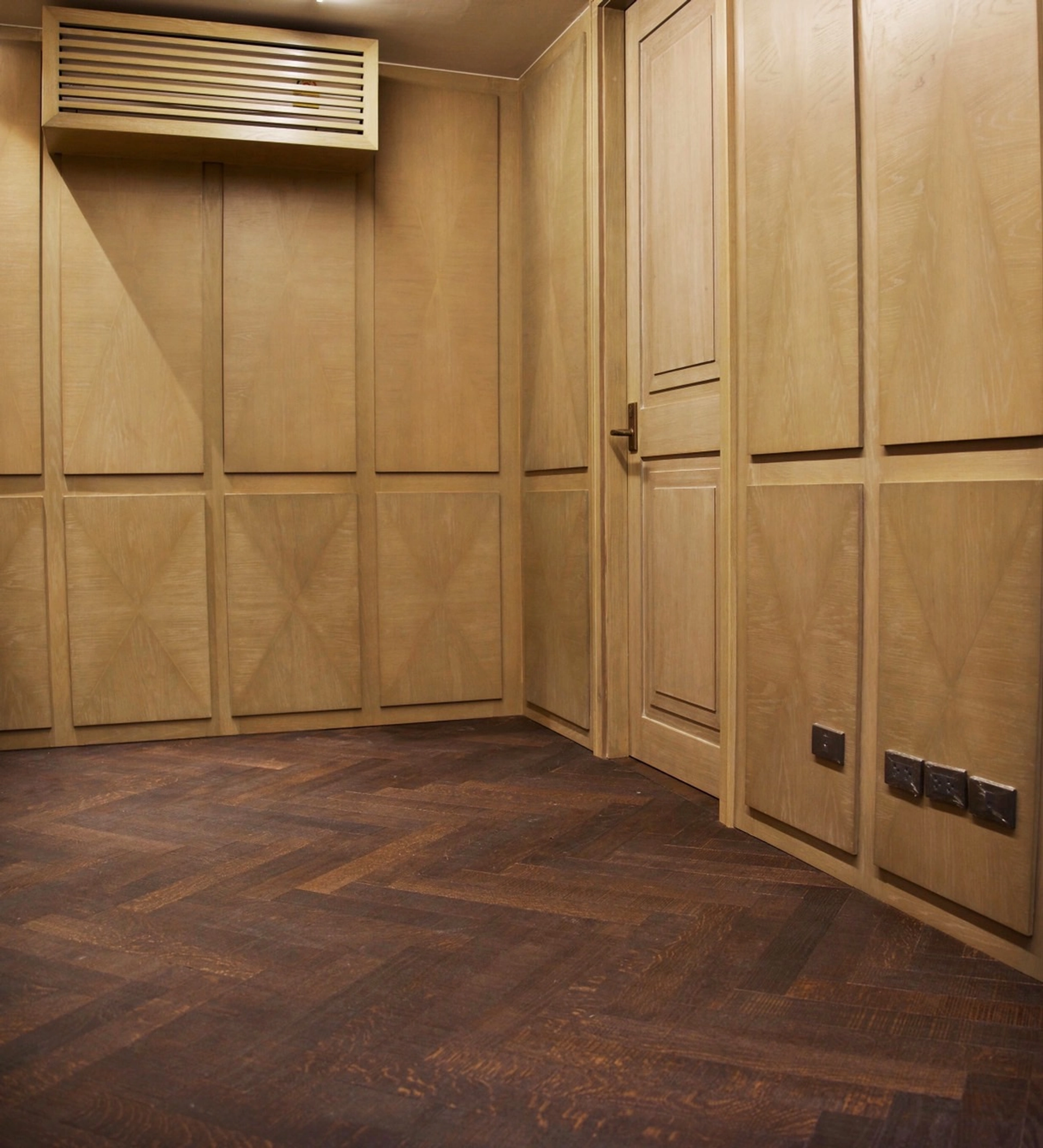 Prestige Teak Dark Chocalate 3