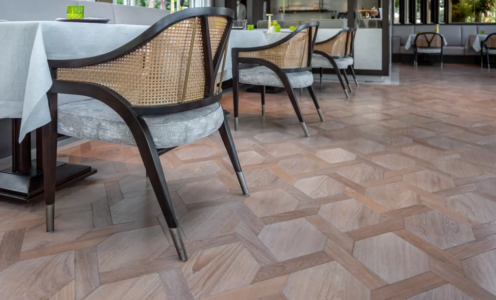 ภาพตัวอย่างพื้นไม้ลายดีไซน์ปาร์เกต์ (Design Parquet)