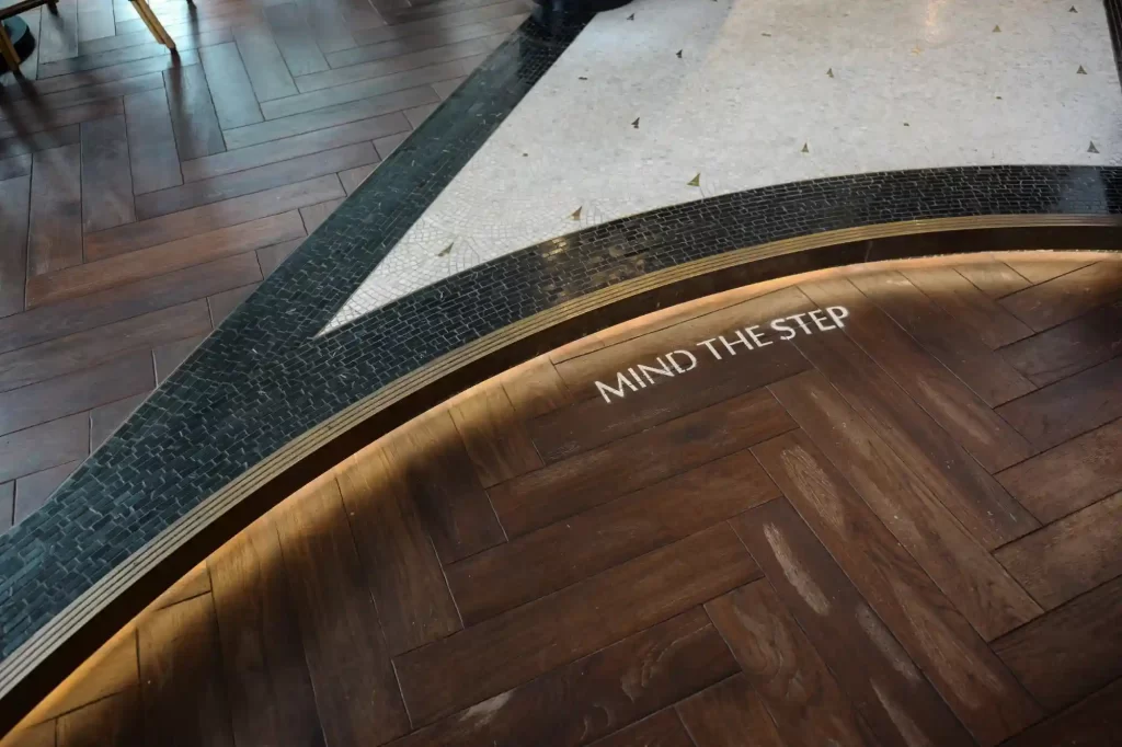 พื้นไม้วอลนัท