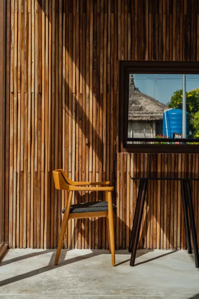 ไม้แต่งผนัง